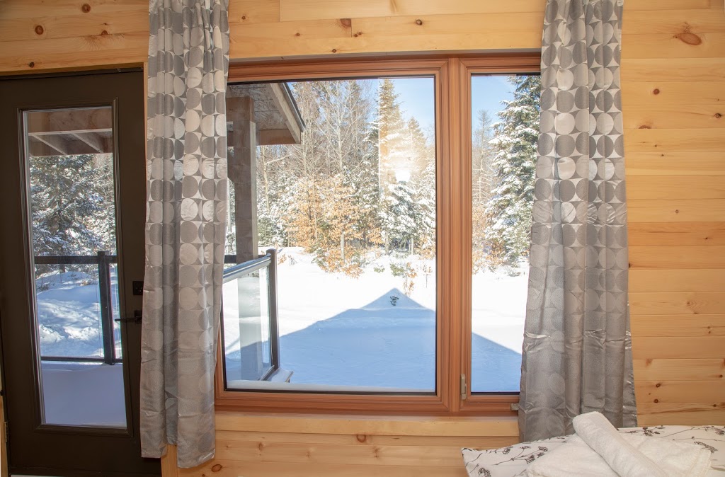 Chalet Dix | 433 rue Ioan, Wentworth-Nord, QC J0T 1Y0, Canada | Phone: (514) 562-6483