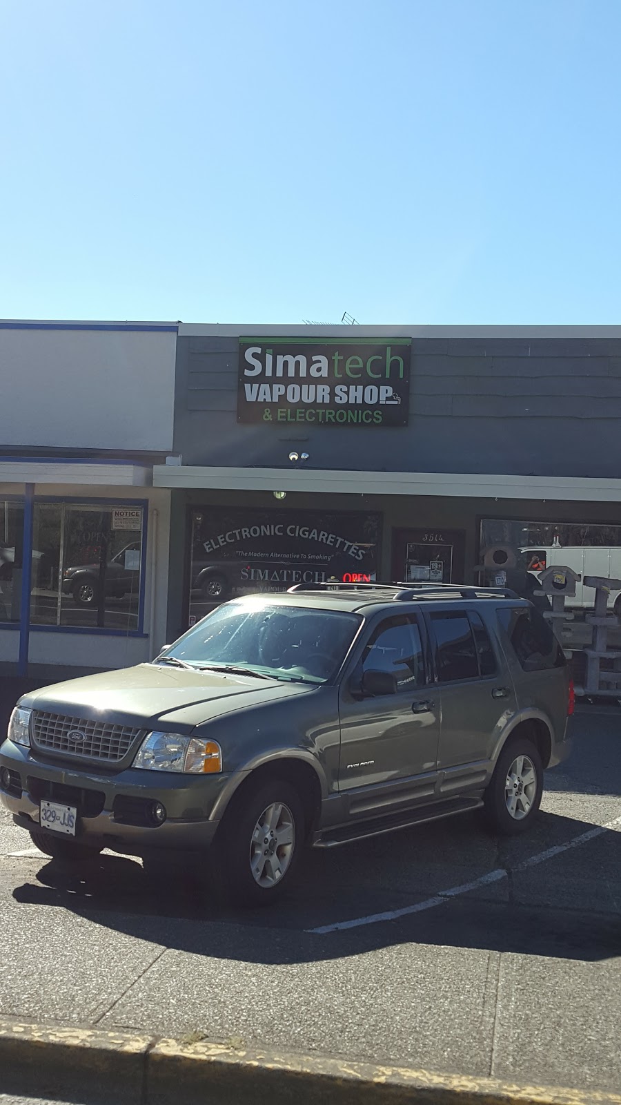 Simatech Vapour Shop | 3514 Quadra St, Victoria, BC V8X 1G9, Canada | Phone: (778) 410-2132