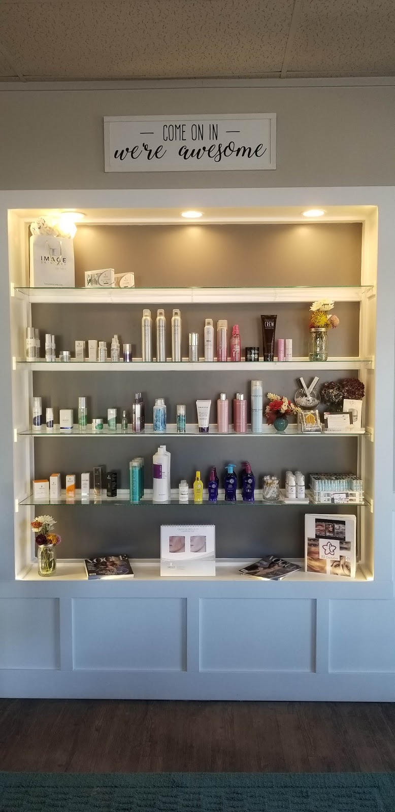 Lynden Beauty Lounge | 1905 Front St, Lynden, WA 98264, USA | Phone: (360) 389-5566