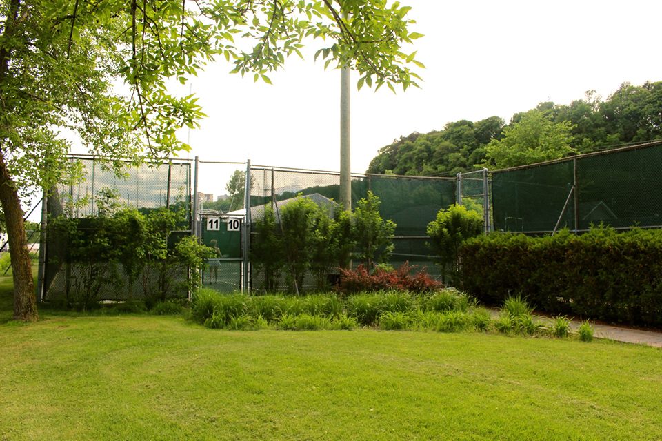 School Tennis Jmg | 1141 Bd Champlain, Québec, QC G1K 0A2, Canada | Phone: (418) 687-1250