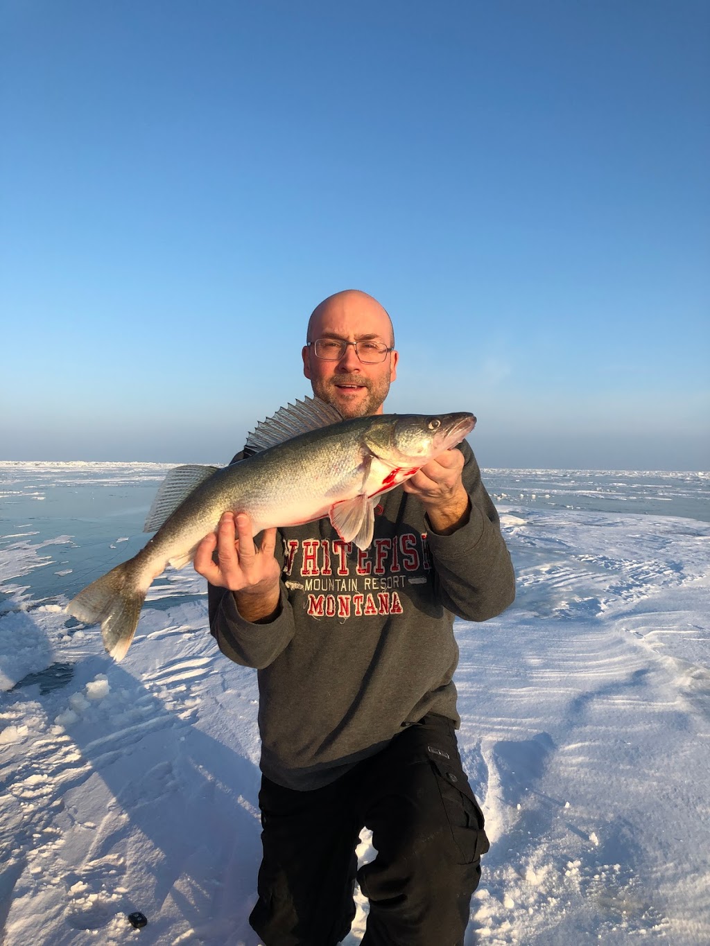 The Hook n Cook Inn - Lake Winnipeg Ice Fishing | 51 Lakeview Dr, Traverse Bay, MB R0E 2A0, Canada | Phone: (204) 583-3237