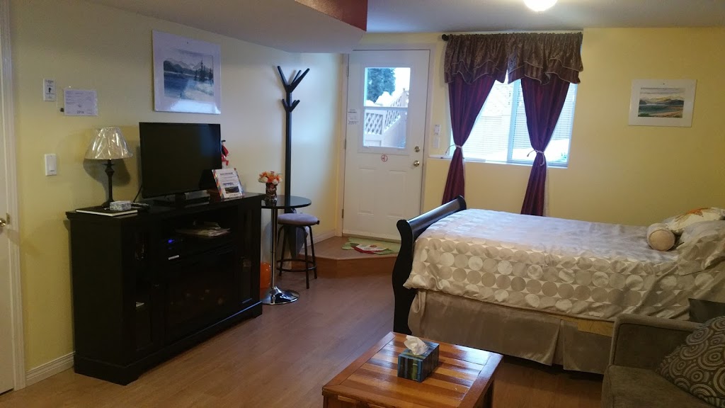 Smith Creek B&B | 2672 Copper Ridge Dr, West Kelowna, BC V4T 2M7, Canada | Phone: (250) 707-1404