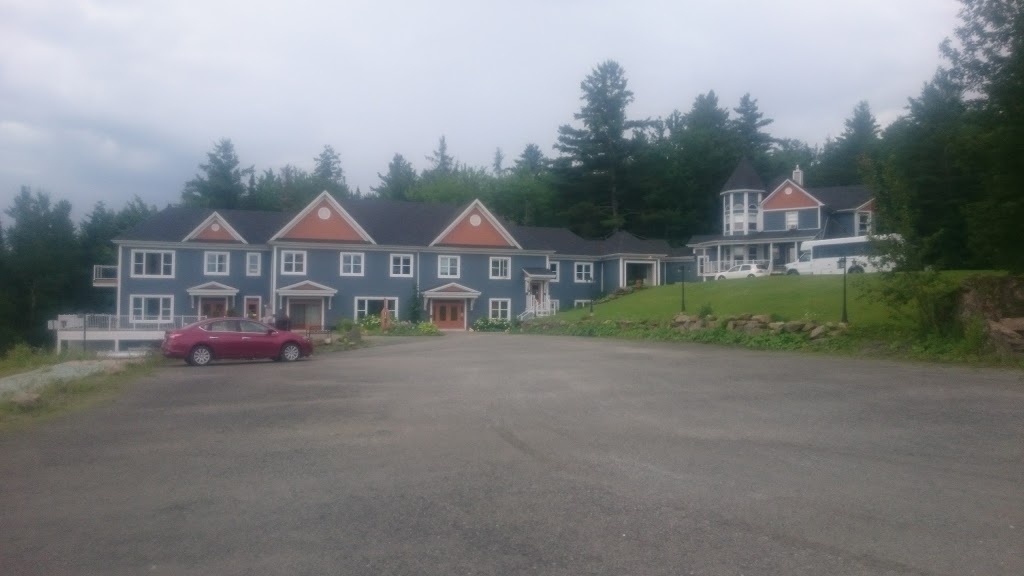 Auberge La Destinée | 1495 Chemin de la Rivière, Magog, QC J1X 3W5, Canada | Phone: (819) 612-5510