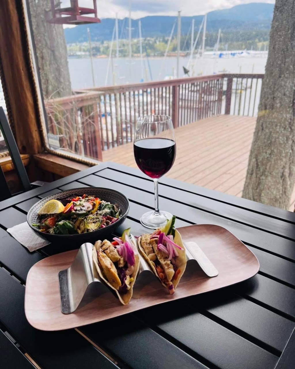 Boatshed Waterfront Grill | 4760 Brenton Page Rd, Ladysmith, BC V9G 1L7, Canada | Phone: (250) 924-7765