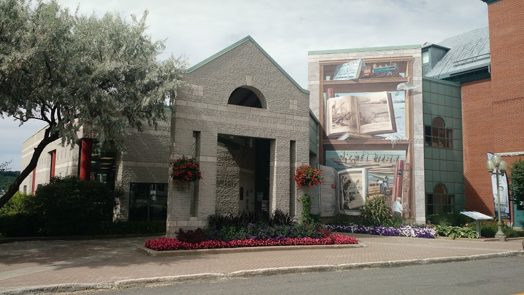 Bibliothèque Lauréat-Vallière | 2161 Chemin du Fleuve, Saint-Romuald, QC G6W 5P8, Canada | Phone: (418) 839-5242