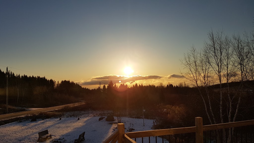 Au Soleil Levant | Petite-Rivière-Saint-François, QC G0A 2L0, Canada