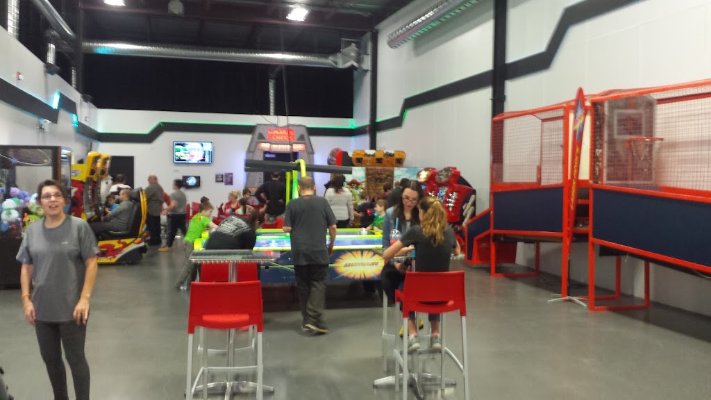 Centre dactivités familiales Laser Force Drummondville | 2250 Rue Demers, Drummondville, QC J2B 0L1, Canada | Phone: (819) 850-0788