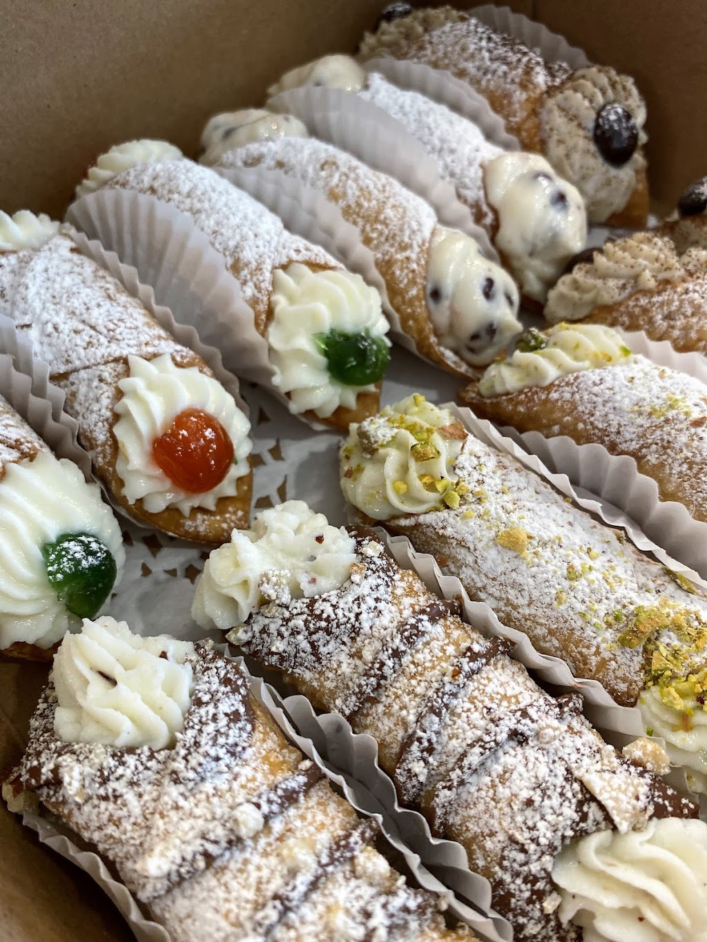 Mangia Bello Pasticceria | 612 Acadia Dr, Hamilton, ON L8W 3J7, Canada | Phone: (905) 719-5622