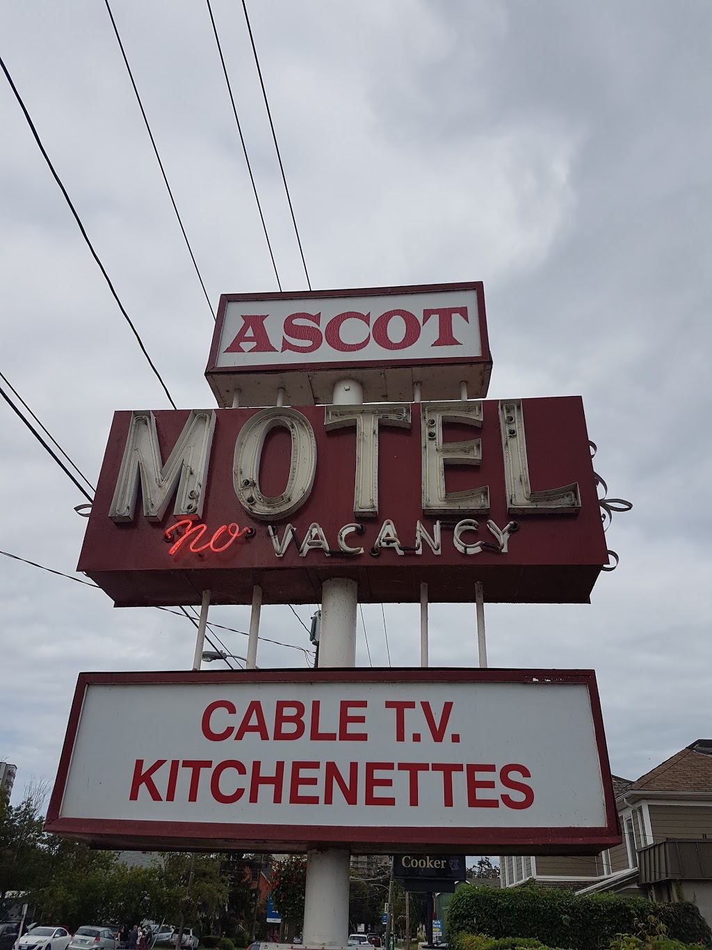 Ascot Motel | 2076 Old Lakeshore Rd, Burlington, ON L7R 1A3, Canada | Phone: (905) 634-3177