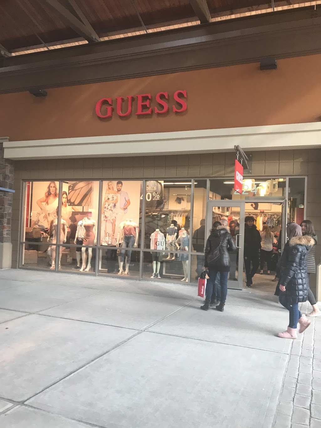 GUESS Factory | 19001 Chemin Notre Dame Unit 224, Mirabel, QC J7J 0T1, Canada | Phone: (450) 437-2160