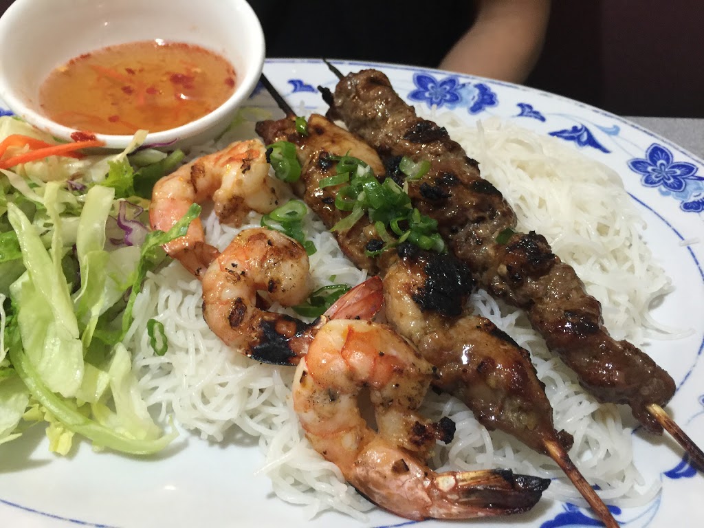 Song Huong Restaurant | 1613 Nanaimo St, Vancouver, BC V5L 4T9, Canada | Phone: (604) 568-1196