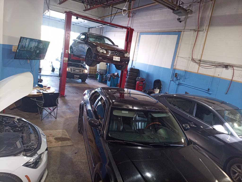 Haaz auto repair | 220 Mulock Dr, Newmarket, ON L3Y 9B7, Canada | Phone: (905) 836-9010