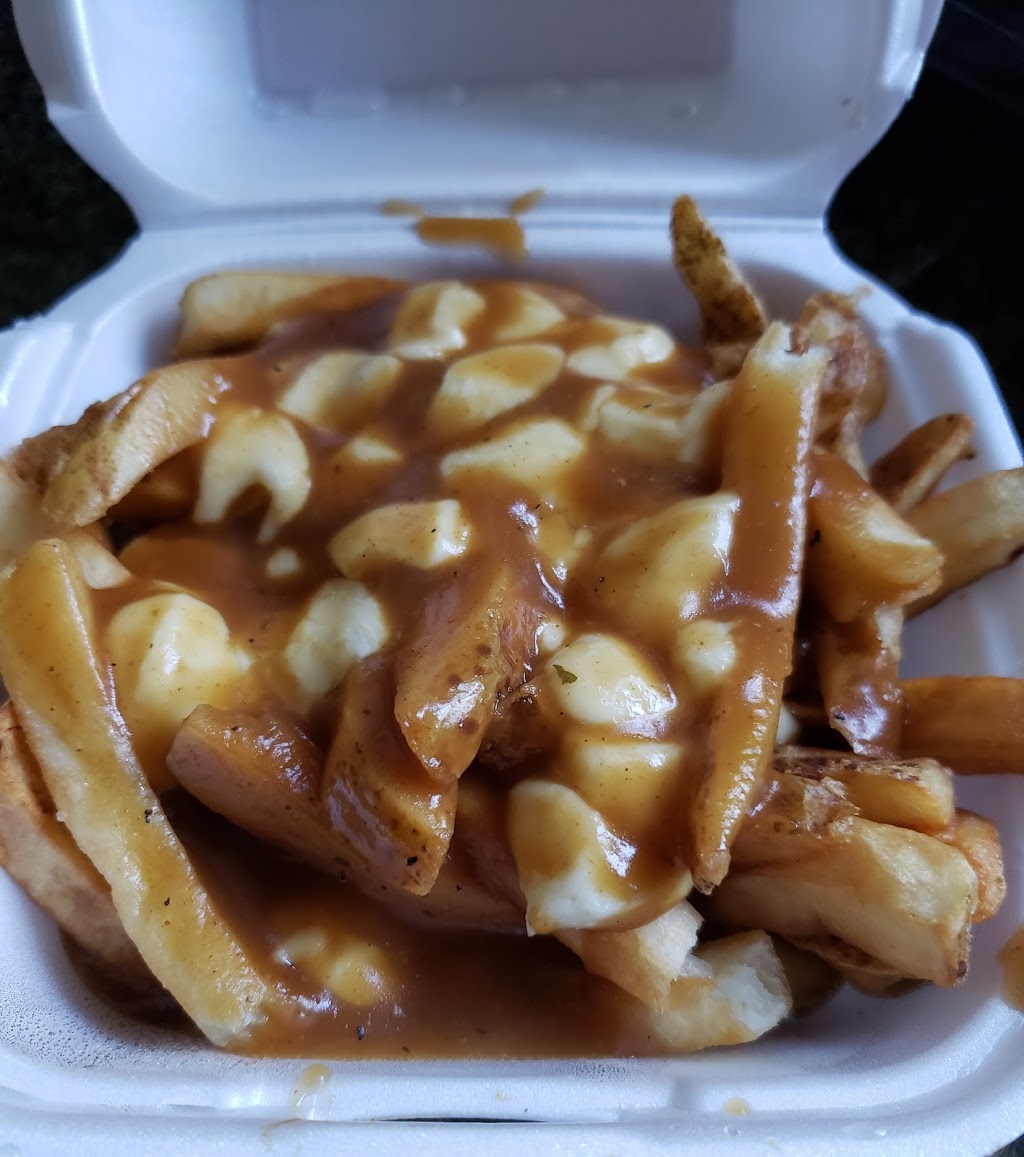 Fry Thyme “Yummy Fries, Poutines & Scrumptious Cheesesteak” | 2010 Ogilvie Rd, Gloucester, ON K1J 8X3, Canada | Phone: (613) 746-4211