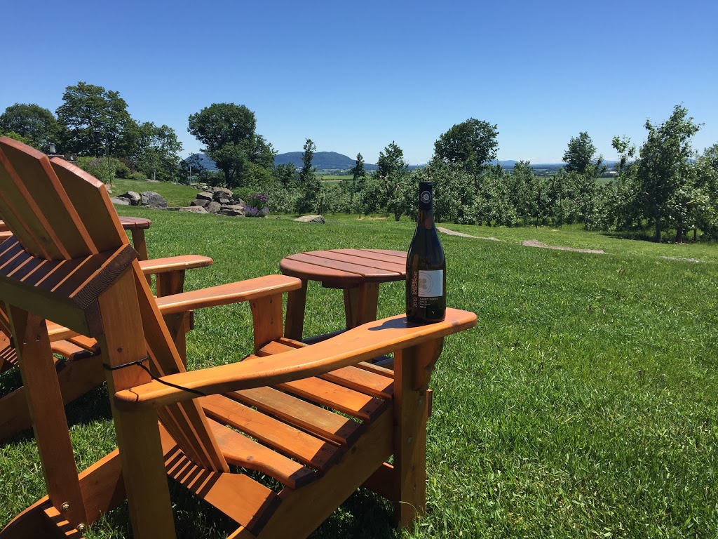 Vignoble et Cidrerie Coteau Rougemont | B, 1105 La Petite-Caroline, Rougemont, QC J0L 1M0, Canada | Phone: (450) 469-3090