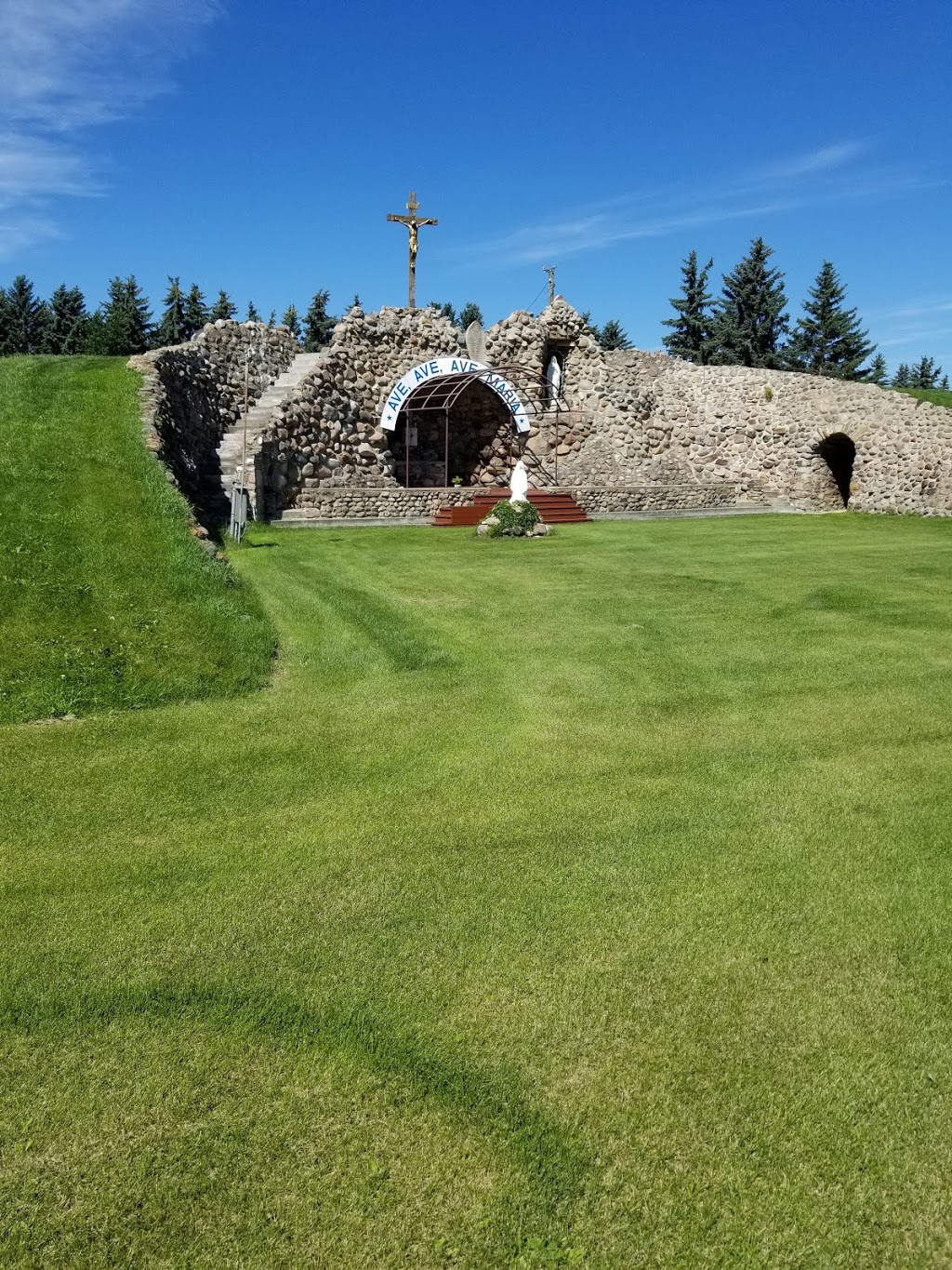 Skaro Shrine (Our Lady of Lourdes Grotto) | 570010, AB-831, Skaro, AB T0B 2R0, Canada | Phone: (780) 998-3288