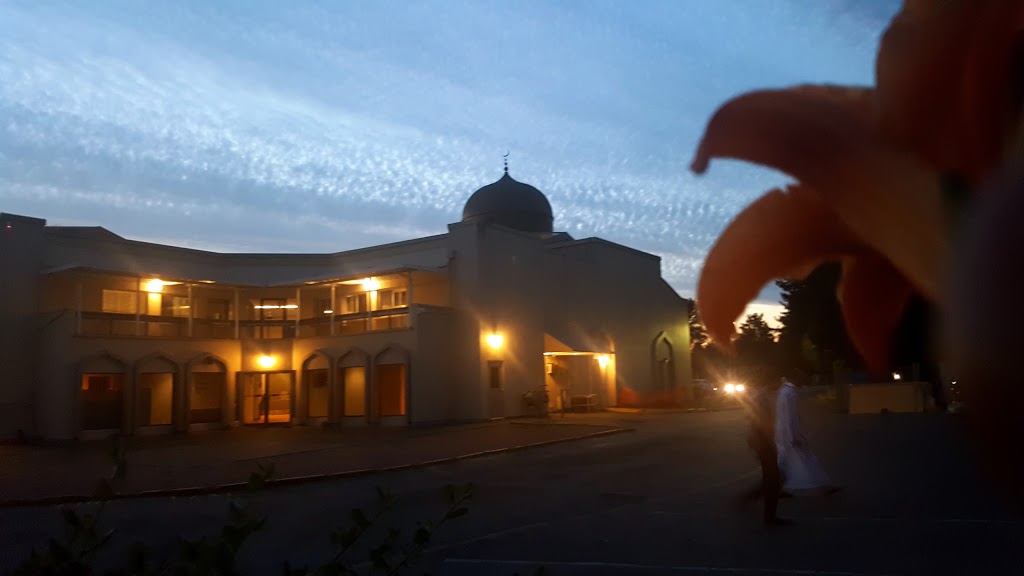 Richmond Jamea Mosque | 1B3, 12300 Blundell Rd, Richmond, BC V6W 1B3, Canada | Phone: (604) 233-7006