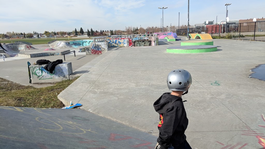 Mill Woods Recreation Centre | 7207 28 Ave NW, Edmonton, AB T6K 3Z3, Canada | Phone: (780) 442-5311