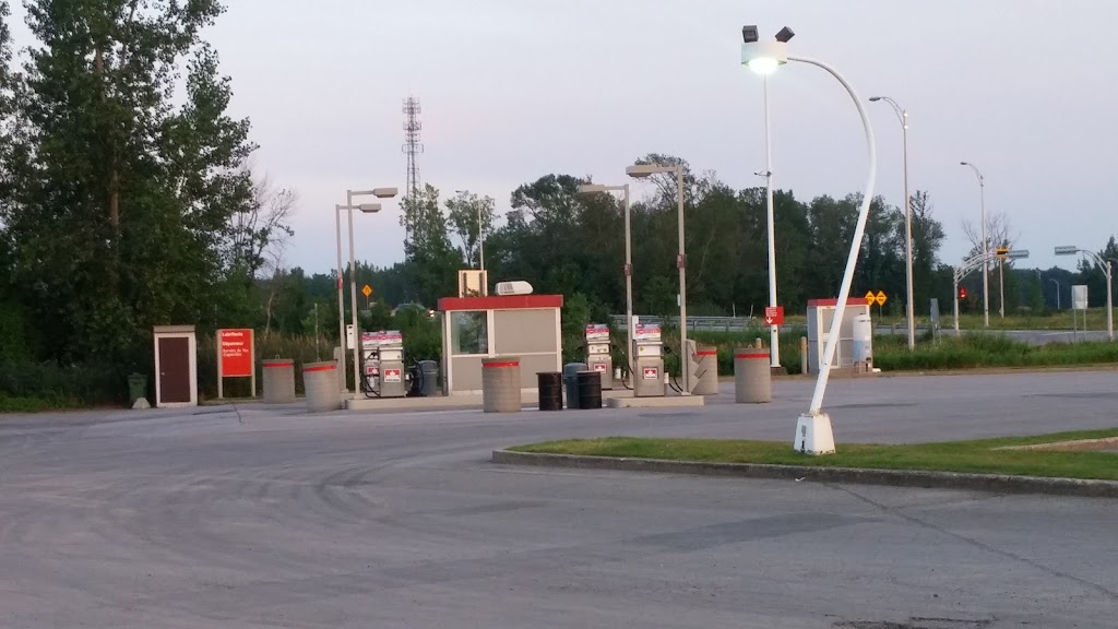 Petro-Canada Gas Station & Petro-Pass Truck Stop | 190 QC-343, LAssomption, QC J5W 4M9, Canada | Phone: (450) 589-6434