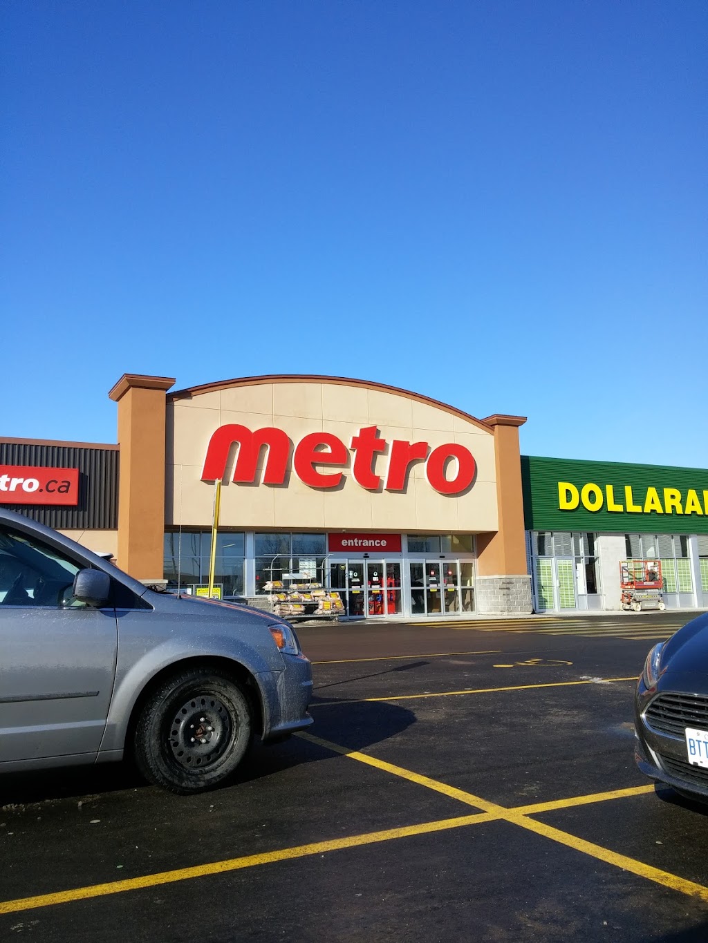 Metro | 375 Daniel St S, Arnprior, ON K7S 3K6, Canada | Phone: (613) 623-6273