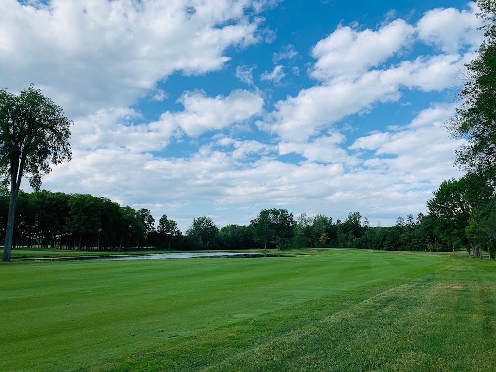 The Royal Montreal Golf Club | 25 Chemin South Ridge, LÎle-Bizard—Sainte-Geneviève, QC H9E 1B3, Canada | Phone: (514) 626-3977