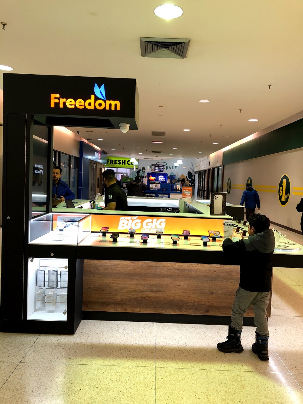 Freedom Mobile | Westdale Mall, 1151 Dundas St W, Mississauga, ON L5C 1C6, Canada | Phone: (905) 507-4555