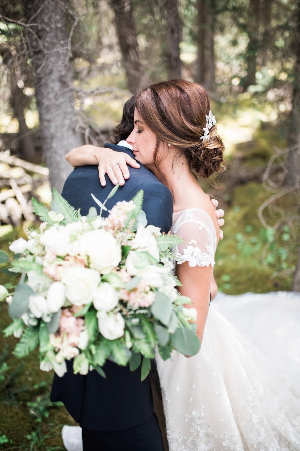 Signature Weddings By Ashley | 5 Ridge Rd, Canmore, AB T1W 1G5, Canada | Phone: (403) 678-1126