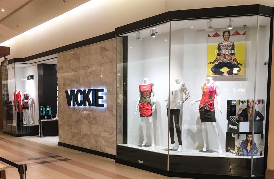 VICKIE | 8585 Boulevard Lacroix, Saint-Georges, QC G5Y 5L6, Canada | Phone: (418) 228-9822