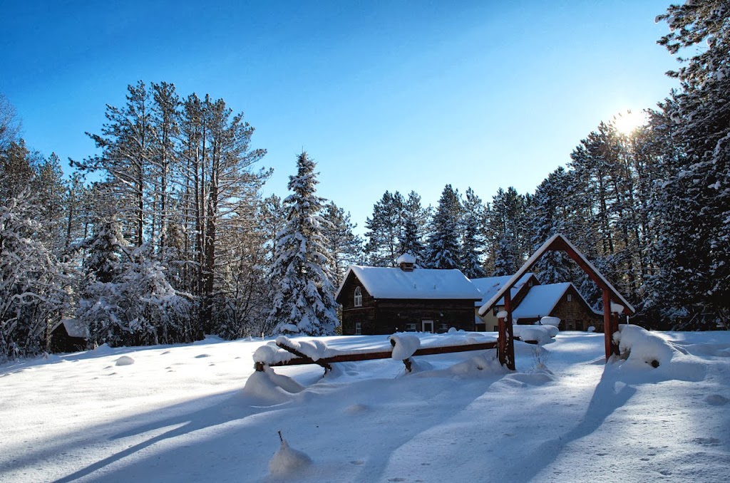 Fern Glen Inn B&B | 1462 Fern Glen Rd, Emsdale, ON P0A 1J0, Canada | Phone: (866) 311-8519