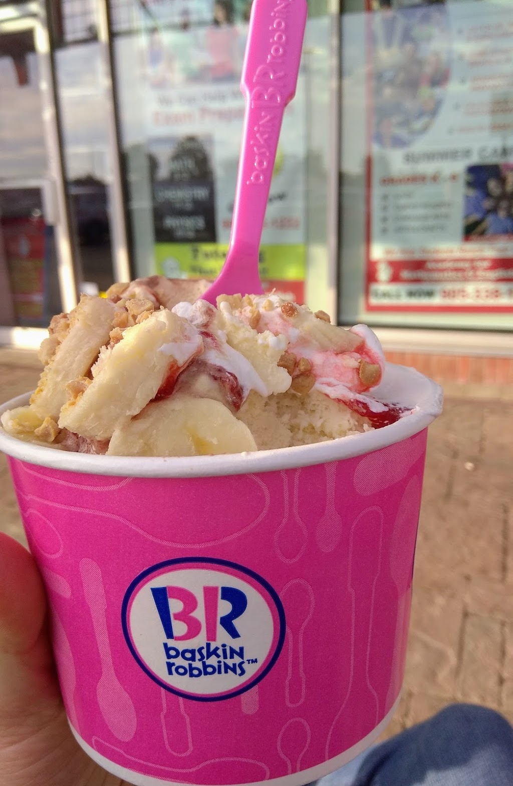 Baskin Robbins | 1011 Upper Middle Rd E, Oakville, ON L6H 4L3, Canada | Phone: (905) 842-3317