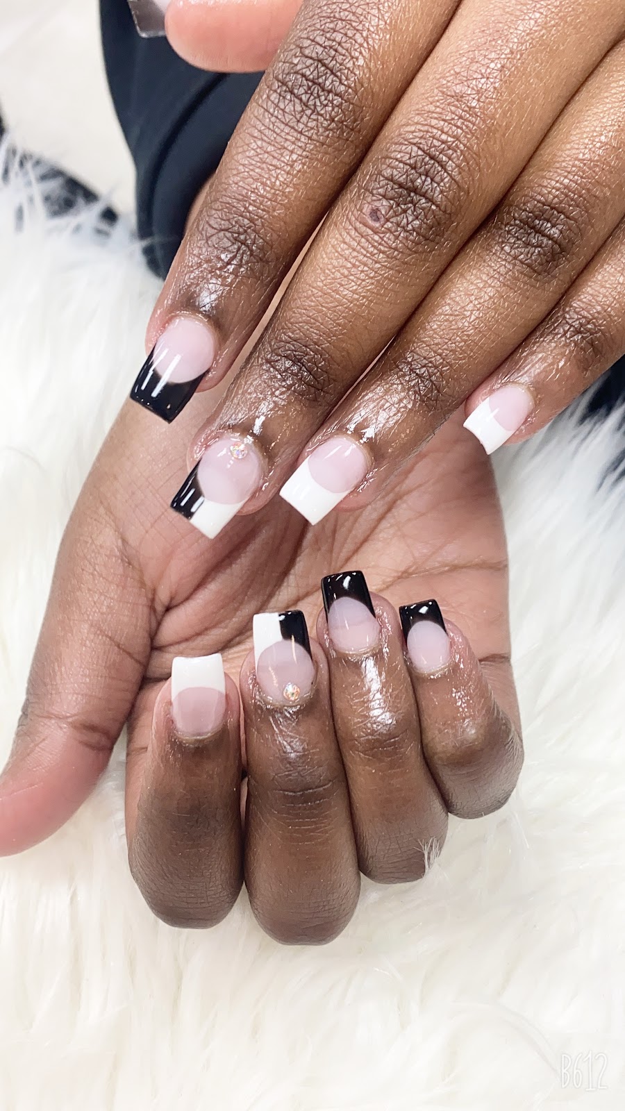 MOI nails & beauty | 1001 Rymal Rd E, Hamilton, ON L8W 3M2, Canada | Phone: (905) 387-9772