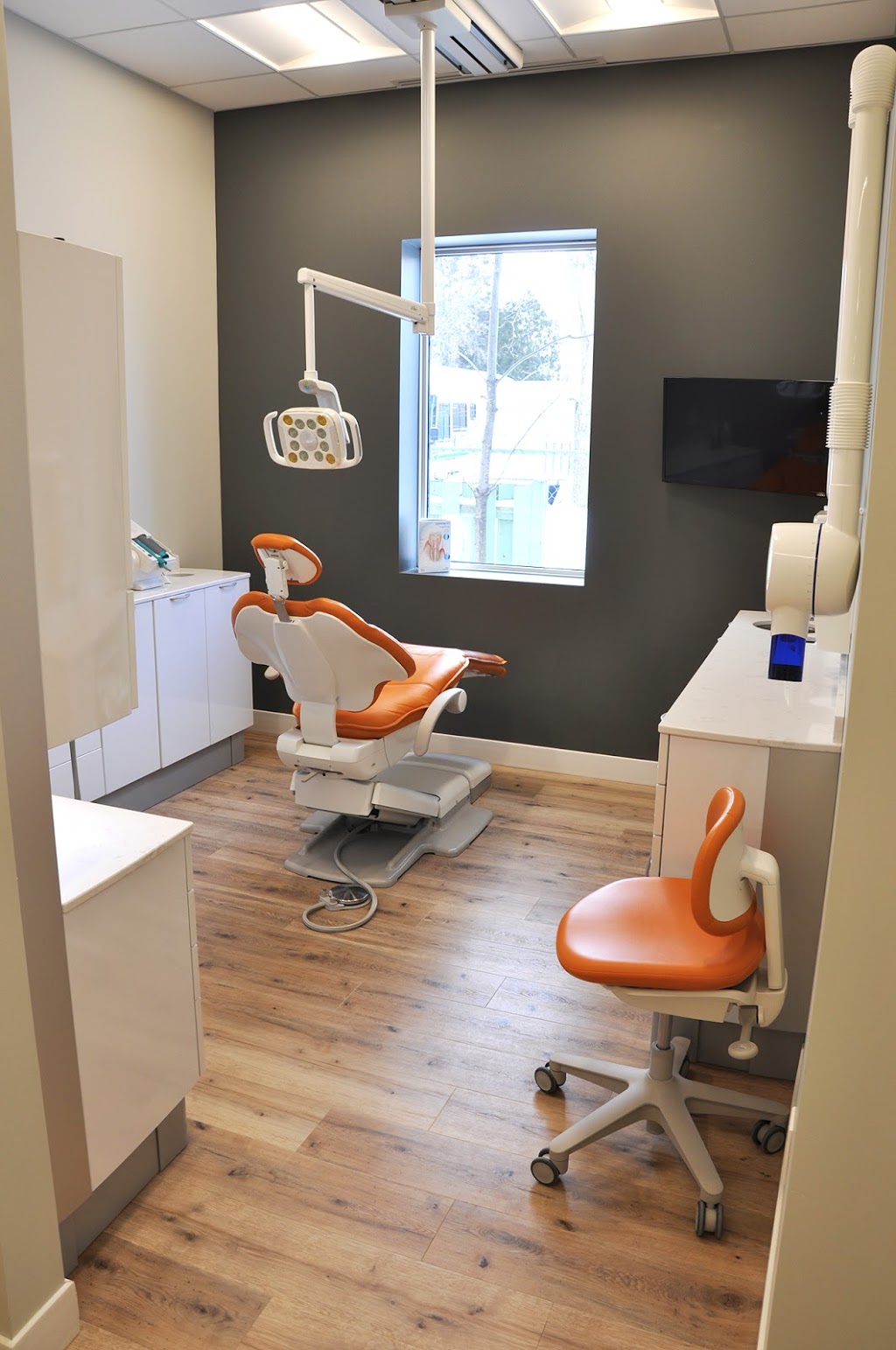 Blackburn Dental Centre | 2514 Innes Rd, Gloucester, ON K1B 3J9, Canada | Phone: (613) 824-3478