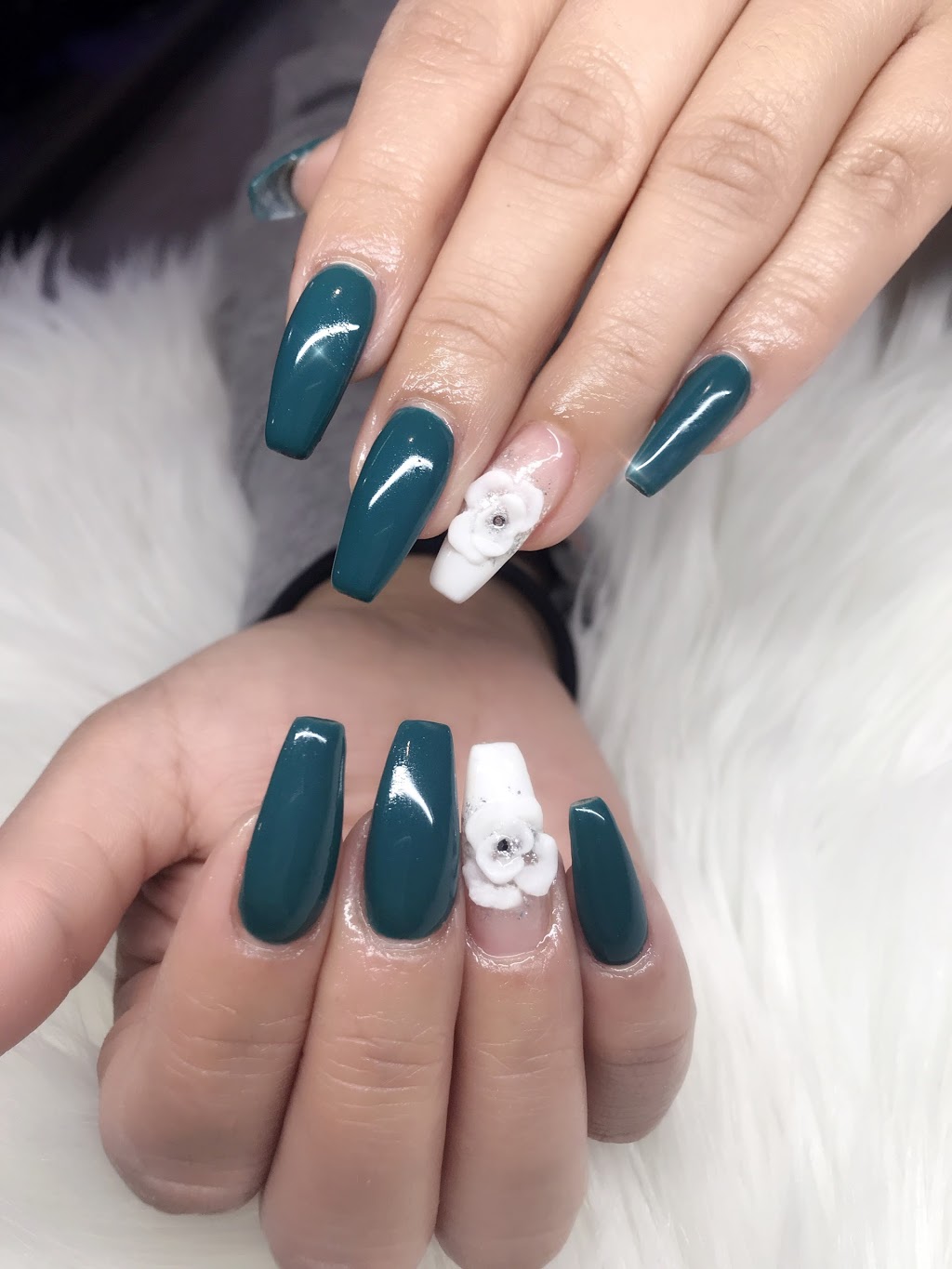 Glamorous Nails & Beauty | 1394 Upper Gage Ave #5, Hamilton, ON L8W 1E7, Canada | Phone: (905) 297-0700