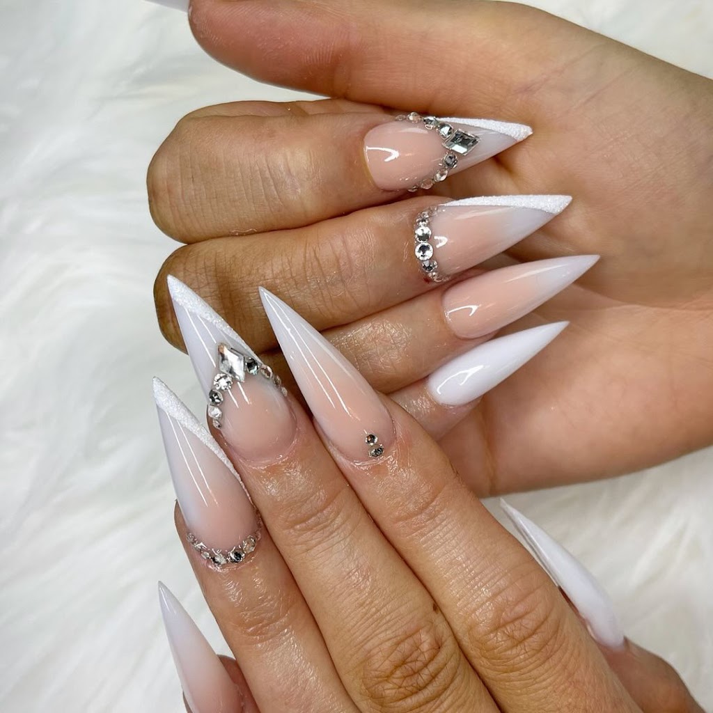 V Nails Moncton | 1144 Mountain Rd, Moncton, NB E1C 2T4, Canada | Phone: (506) 688-9088