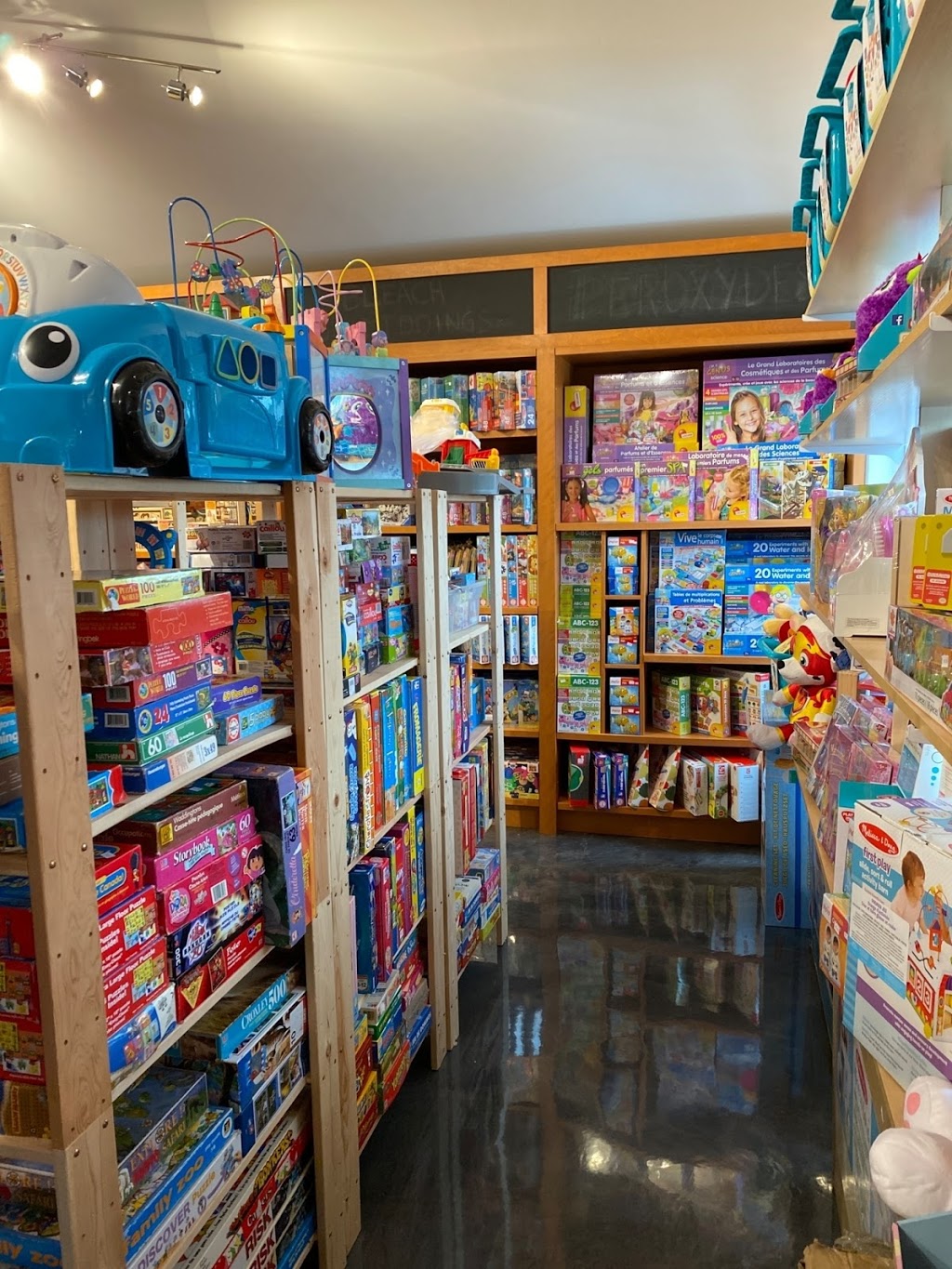 Le Coffre aux Jouets et Trésors Neufs et Usagés | 888 Rue Bernard-Pilon, McMasterville, QC J3G 5W8, Canada | Phone: (450) 464-8885