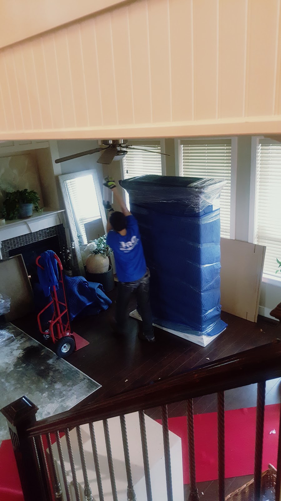 1 Pro Moving & Shipping - Movers Burnaby | 6738 Marlborough Ave d, Burnaby, BC V5H 3M3, Canada | Phone: (604) 721-4555