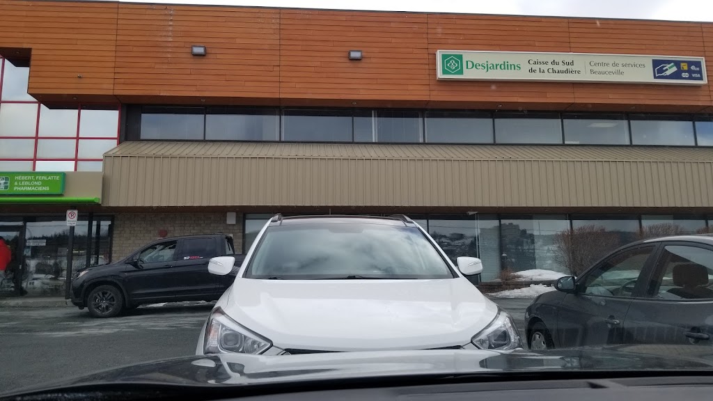 Centre de services Desjardins Beauceville | 620 Bd Renault, Beauceville, QC G5X 3P1, Canada | Phone: (418) 228-8824