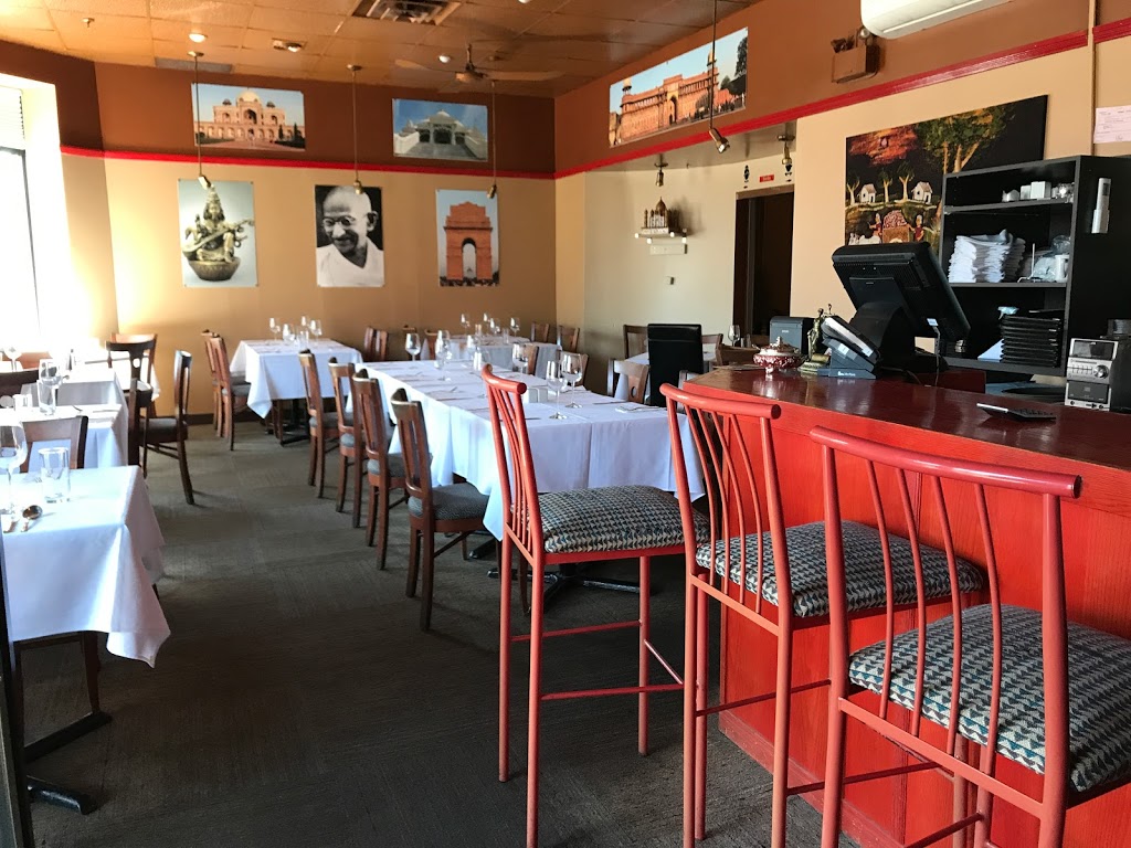 Restaurant Le Sitar | 120 Rue Richelieu, Saint-Jean-sur-Richelieu, QC J3B 6X4, Canada | Phone: (450) 741-7311