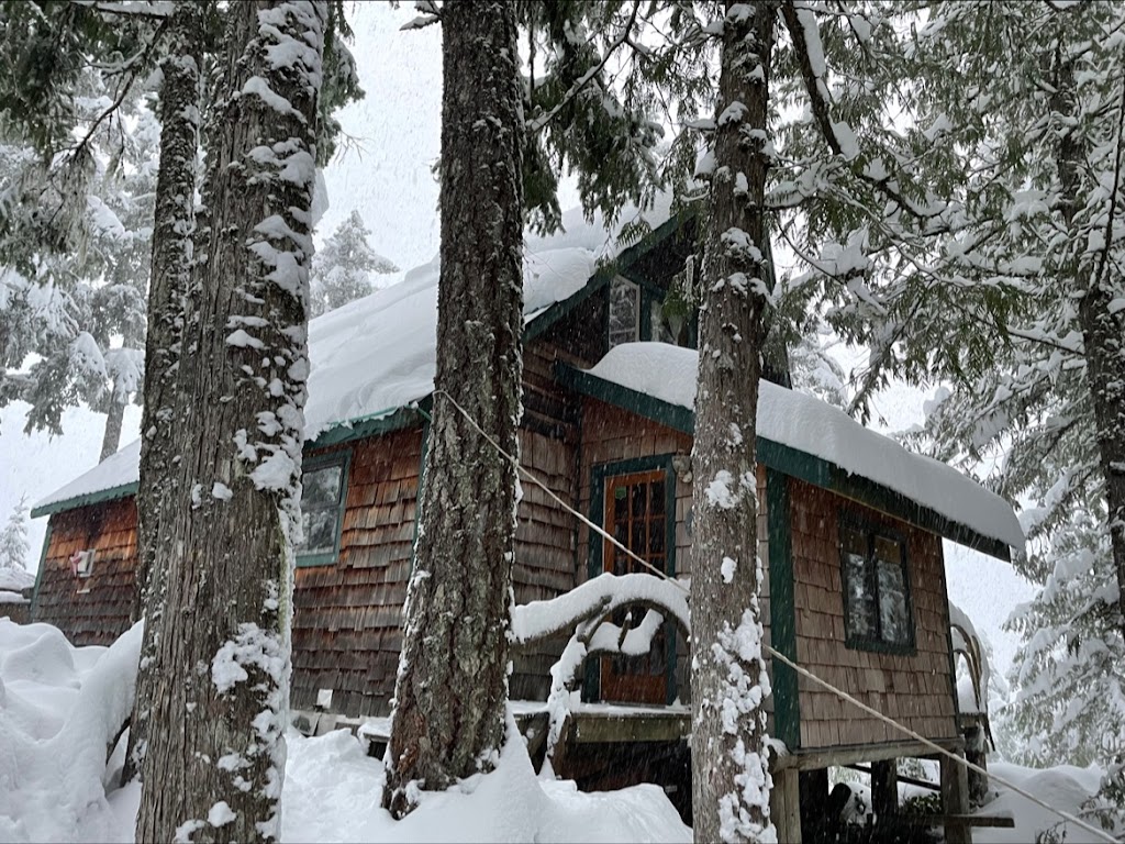 Tantalus View Retreat Chalet | 451 Swift Creek Forest Service Rd, Brackendale, BC V0N 1H0, Canada | Phone: (604) 848-9070