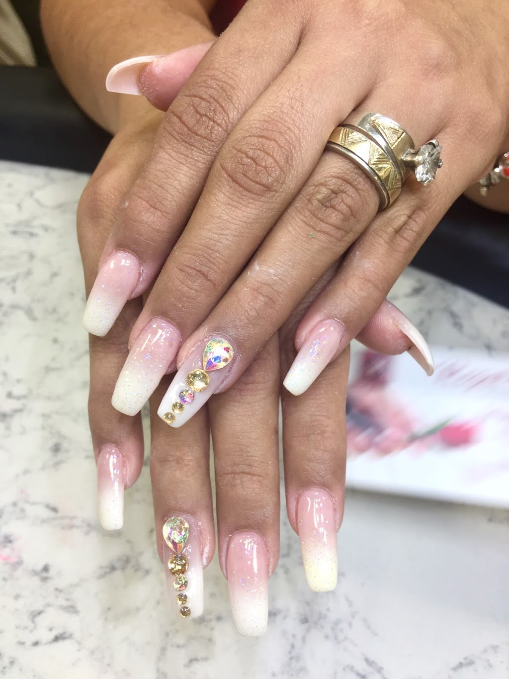 Regal Nails Salon & Spa | 545 Holland St W, Bradford, ON L3Z 0C1, Canada | Phone: (905) 775-6362