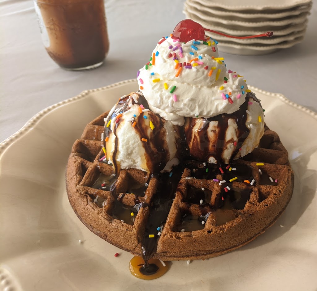 Waffles On Main | 910 Main St, Three Hills, AB T0M 2A0, Canada | Phone: (587) 321-5717