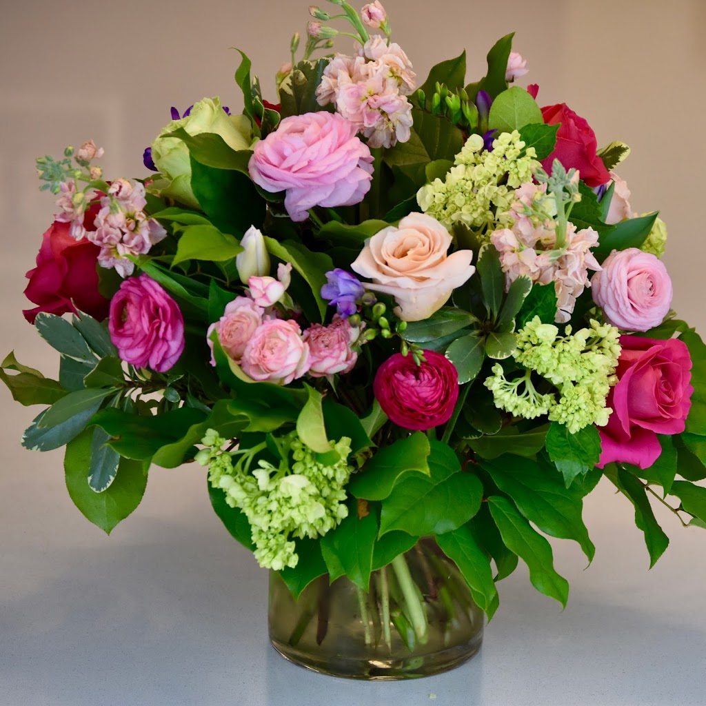 True Flowers | 118 Lakeshore Rd W, Oakville, ON L6K 1E3, Canada | Phone: (905) 337-3178