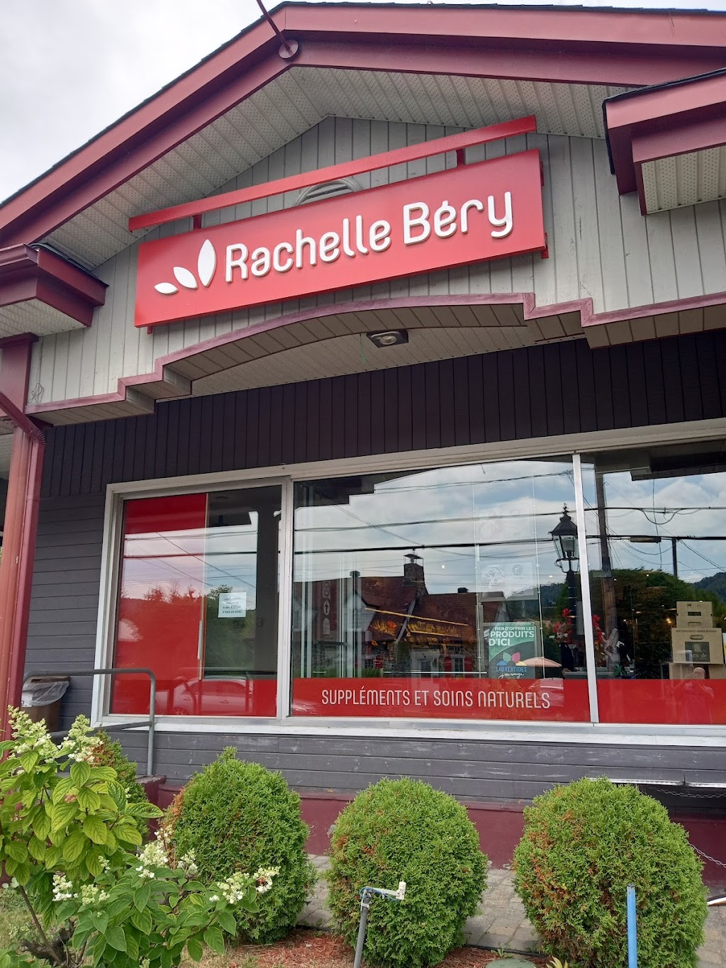 Rachelle-Bery health stores | 377 Rue Principale, Saint-Sauveur, QC J0R 1R0, Canada | Phone: (450) 227-3343