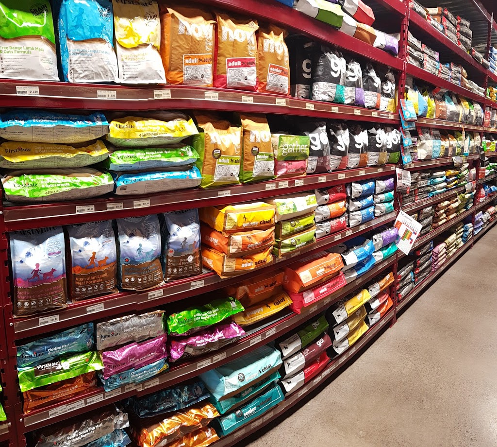 Global Pet Foods Bells Corners | 2150 Robertson Rd #18, Nepean, ON K2H 9S1, Canada | Phone: (613) 726-7622