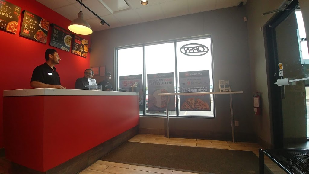 Pizza Hut | 5703 48 Ave, Camrose, AB T4V 0J9, Canada | Phone: (780) 679-0013