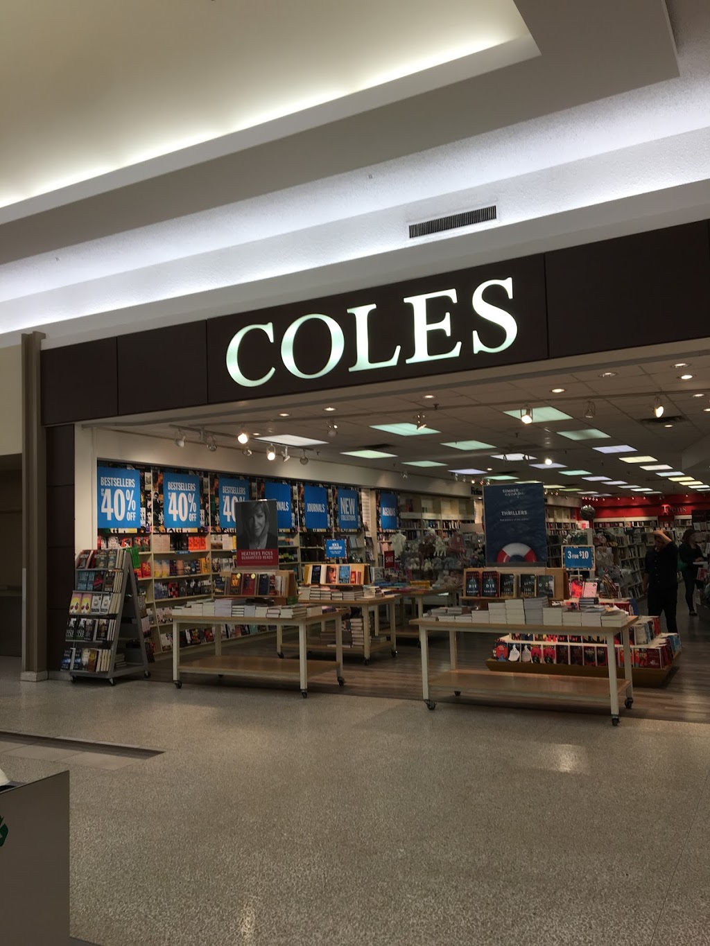 Coles | 1555 Regent Ave W, Winnipeg, MB R2C 4J2, Canada | Phone: (204) 661-8142