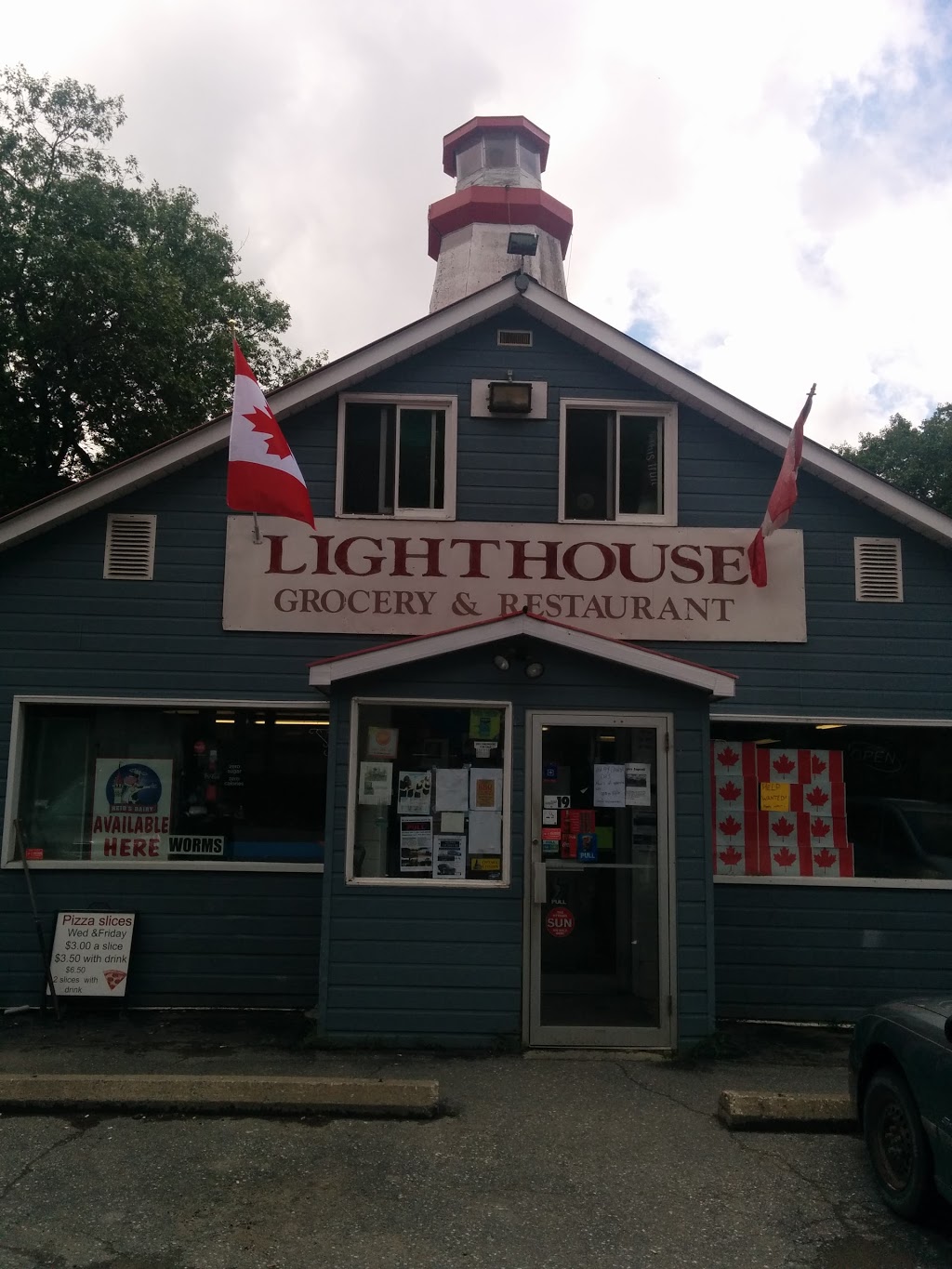 The Lighthouse Restaurant and Grocery Store | 655 Bayview Dr, Woodlawn, ON K0A 3M0, Canada | Phone: (613) 832-1889