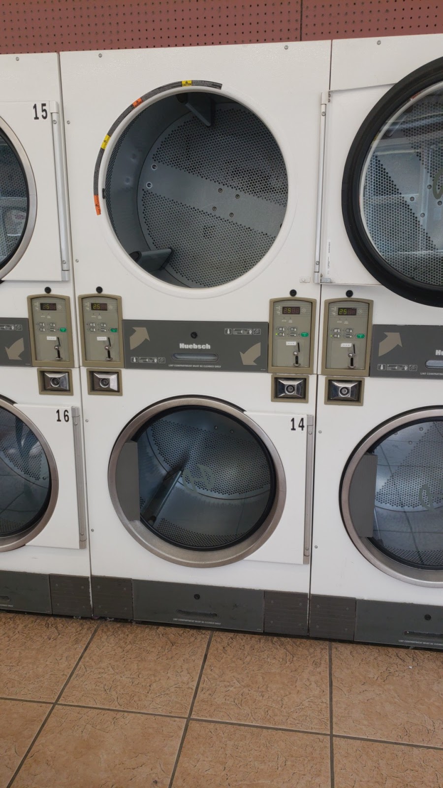 Papas Laundromat | 345 Dundas St E, Toronto, ON M5A 2T3, Canada | Phone: (647) 247-7497