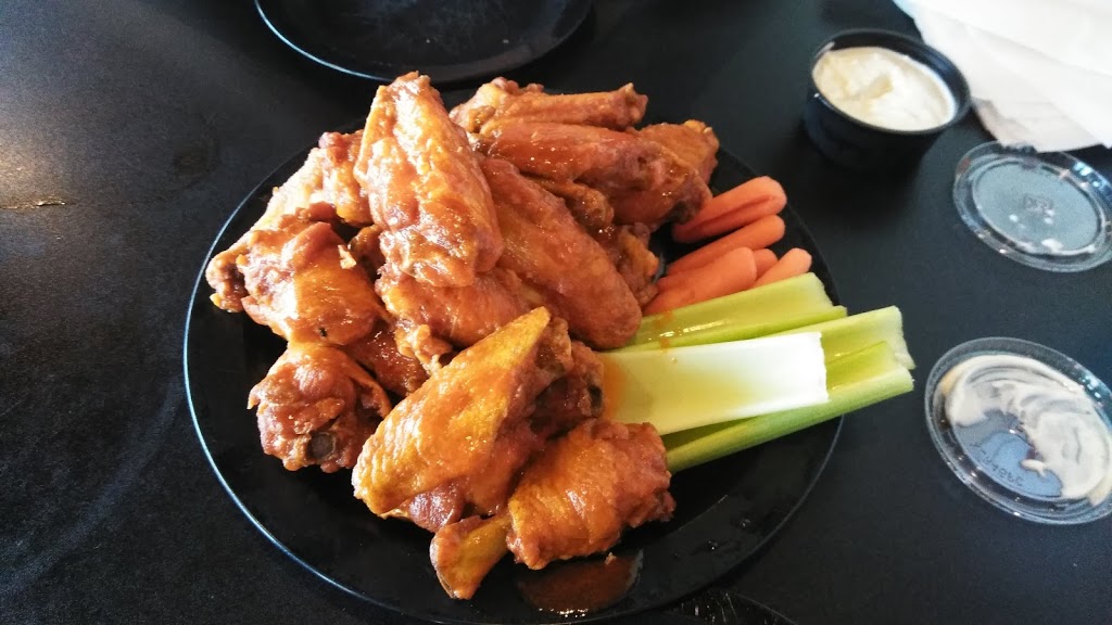 Duffs Famous Wings | 8351 Niagara Falls Blvd, Niagara Falls, NY 14304, USA | Phone: (716) 236-0333