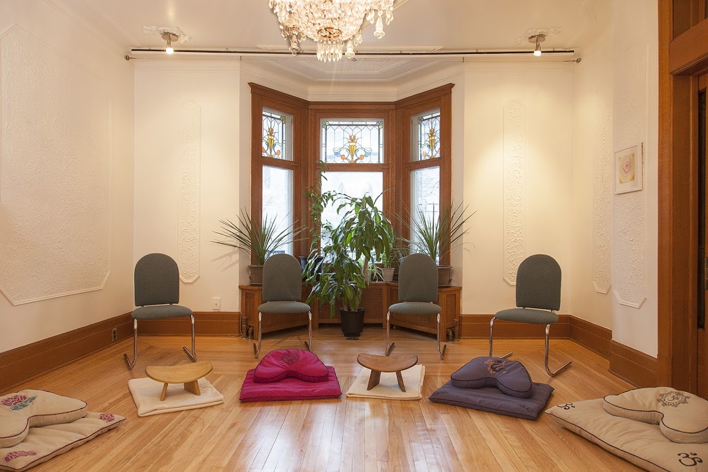 Studio de méditation de Laurence Mercier | 6993 Ave Christophe-Colomb, Montreal, QC H2S 2H4, Canada | Phone: (514) 618-3149