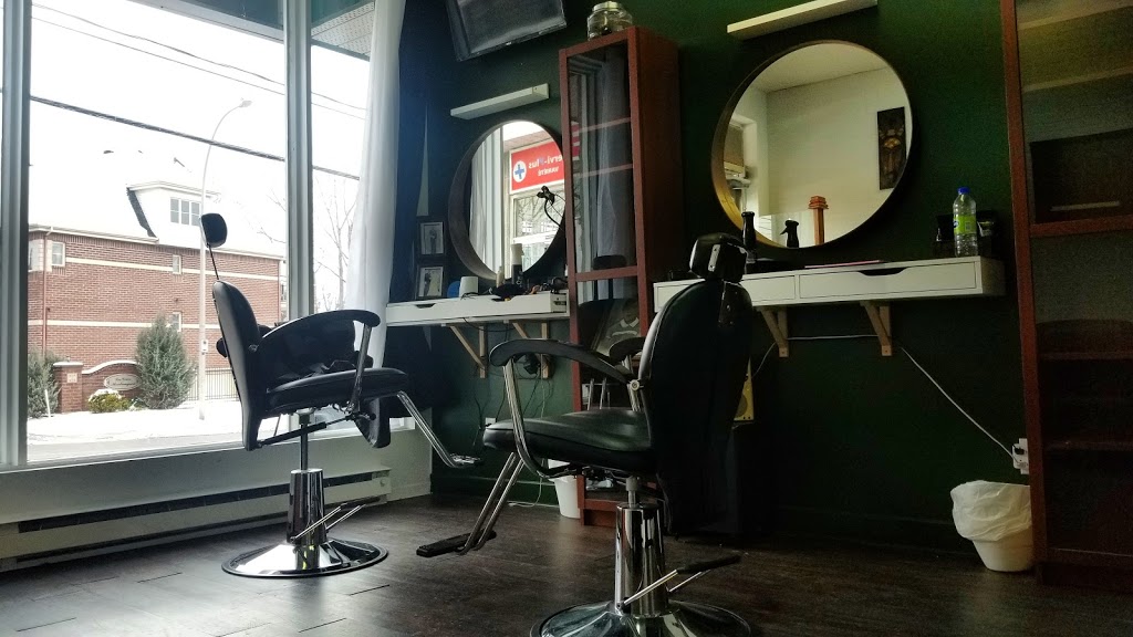 Le Barbier de Montrougeau | 814 Montée Montrougeau, Laval, QC H7P 5L7, Canada | Phone: (514) 797-1483